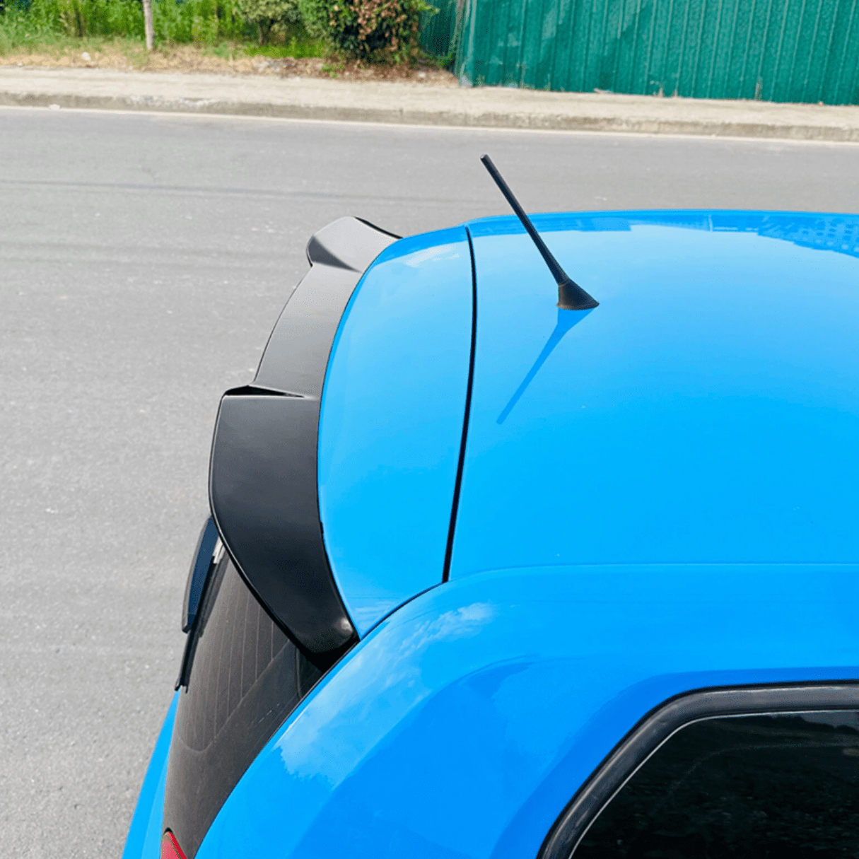 Alerón Volkswagen Up 11-21 Negro Brillante - Image 8