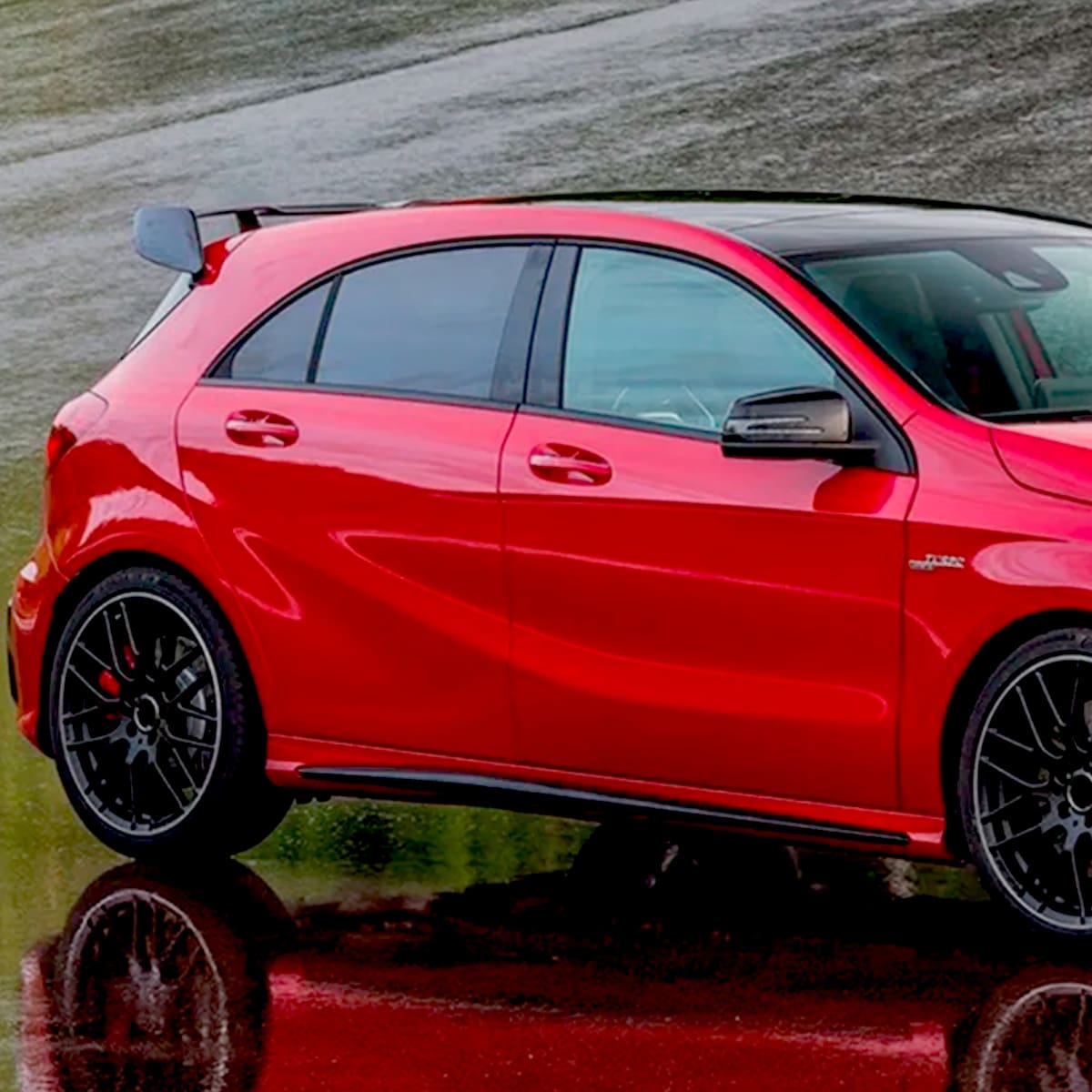 Alerón estilo AMG Mercedes Benz Clase A W176 13-18 Negro Brillante - Image 3