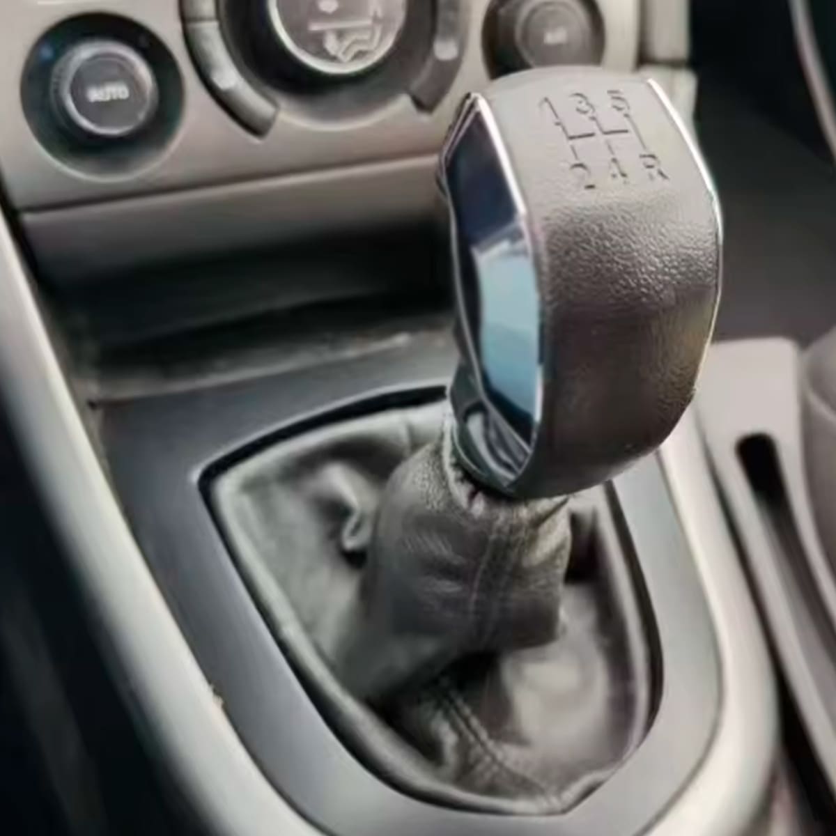 Pomo Bocha Palanca de Cambios para Peugeot 206 207 208 308 con 5ta - Image 8
