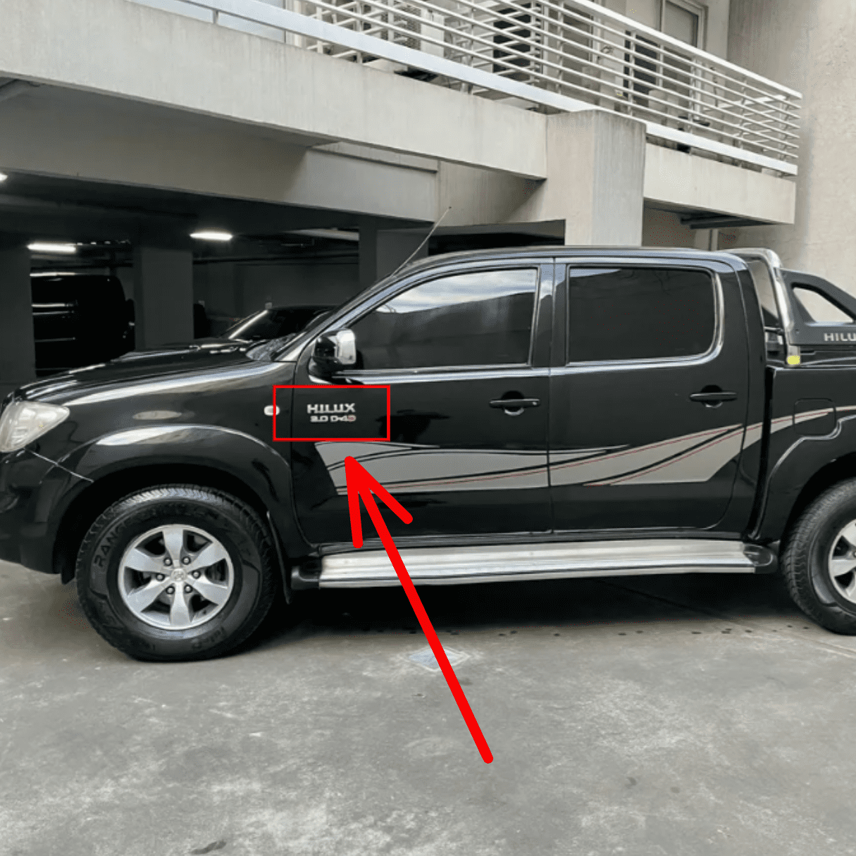 Emblema D-4d Hilux Autoadhesivo Trasero - Image 4