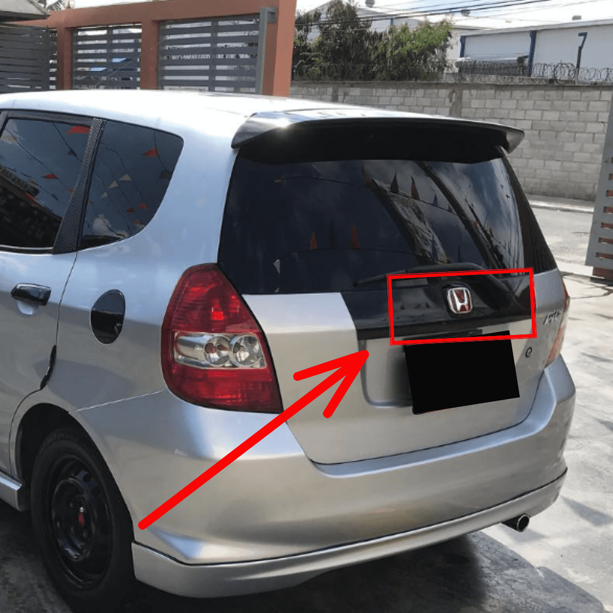 Kit X2 Emblemas Insignias Exterior Rojas Honda Fit 03-08 - Image 3