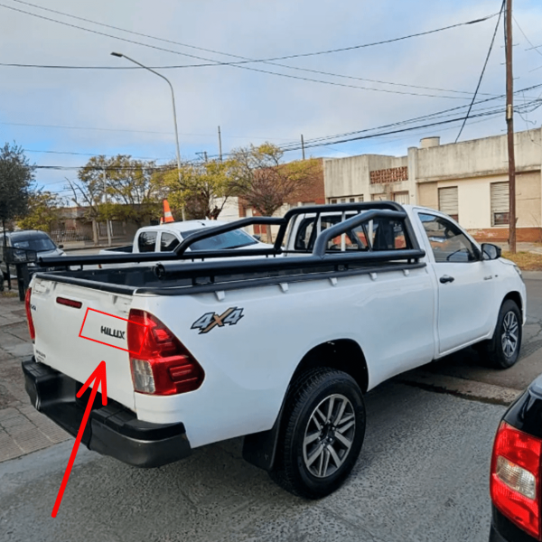 Emblema Toyota Hilux Linea Nueva 2016-2025 - Imagen 6